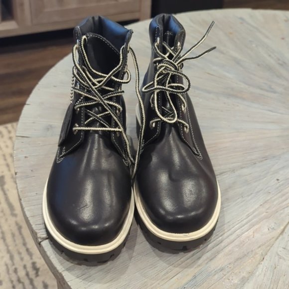 NWOT Timberland Black Leather Boots - Picture 4 of 9